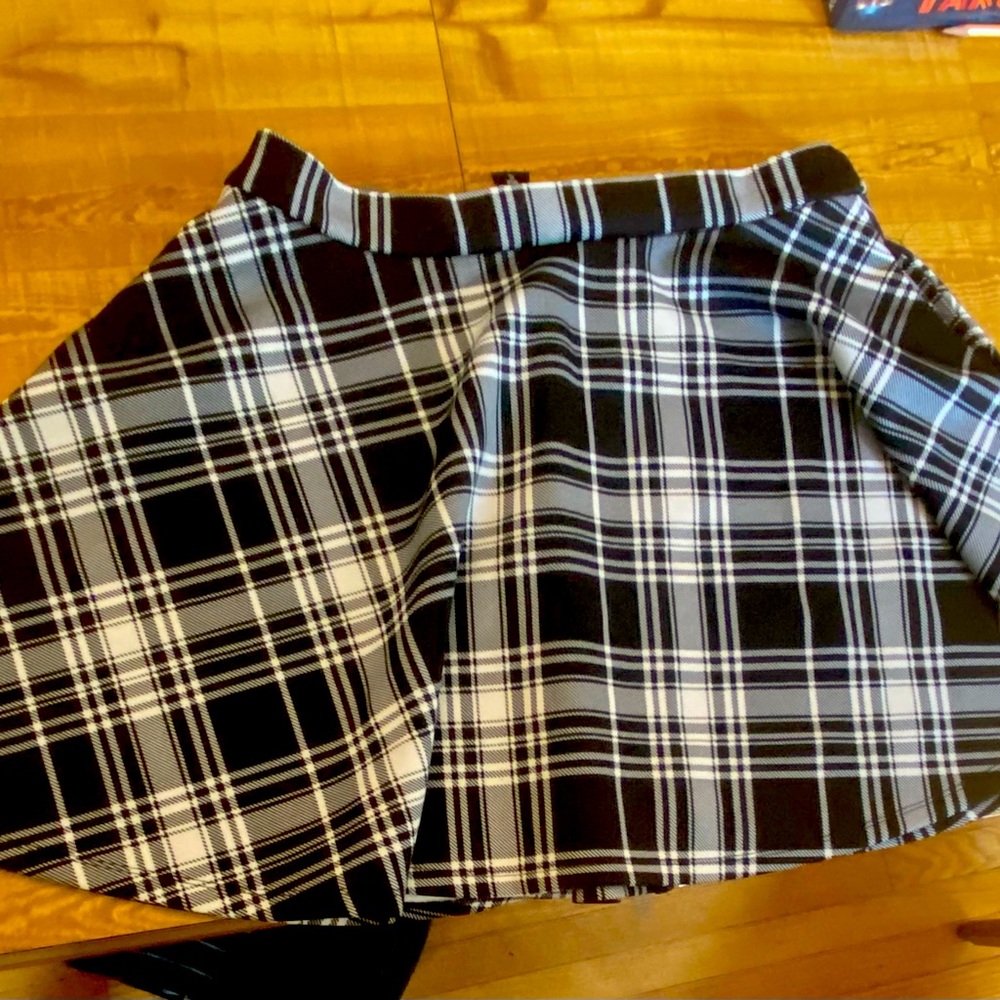 Plaid XL skater skirt.